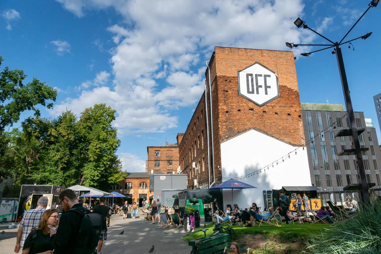 shutterstock_1465769360_Easy-Resize.com