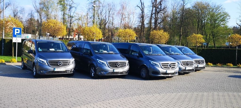 Wynajem vanów 9 osobowych Mercedes-Benz Vito