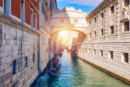 View of the Bridge of Sighs (Ponte dei Sospiri) and the Rio de Palazzo o de Canonica Canal from the Riva degli Schiavoni in Venice, Italy.
