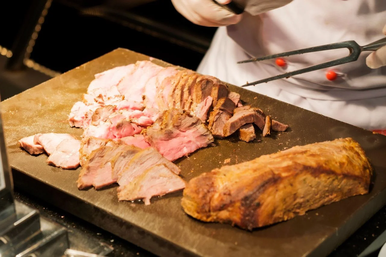 Delicious dishes on a cruise in Bangkok