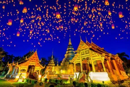Floating Lamp and Krathong Lantern at the Yee peng festival at Wat Phra Singh Temple. This temple contains the highest examples of Lanna art in the old city center of Chiang Mai, Thailand.