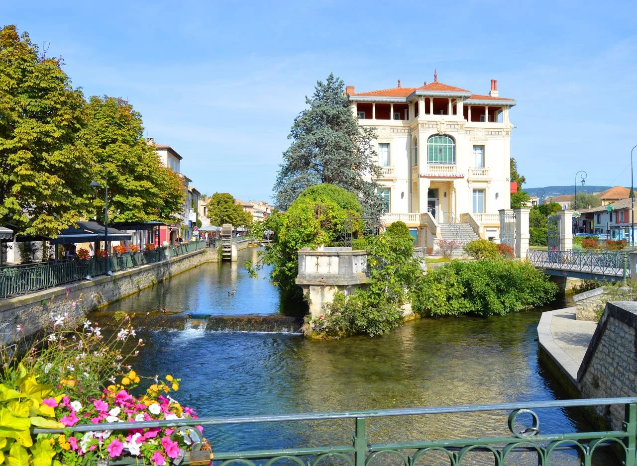 View on the river Sorgue in L’Isle-sur-la-Sorgue in the south of France