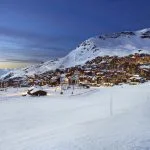 Panorama of famous Val Thorens in french alps by night, Vanoise, Francen
