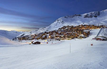 Panorama of famous Val Thorens in french alps by night, Vanoise, Francen
