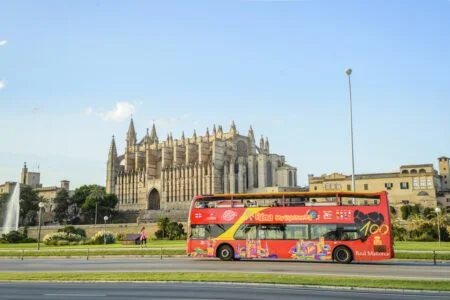 Palma-de-Mallorca-Bus-05_Easy-Resize.com