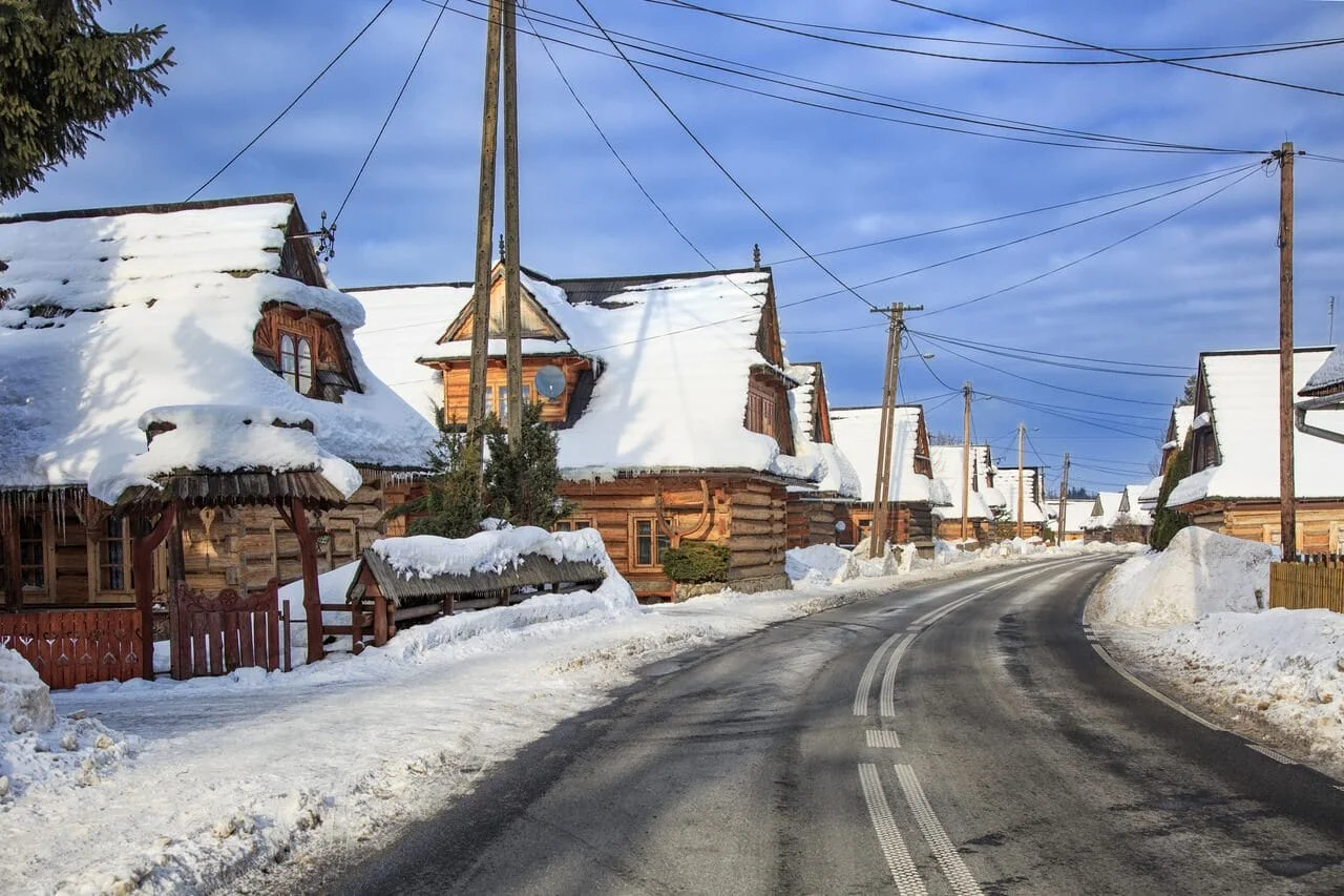 Chocholów – Winter Charm of Traditional Wooden Houses