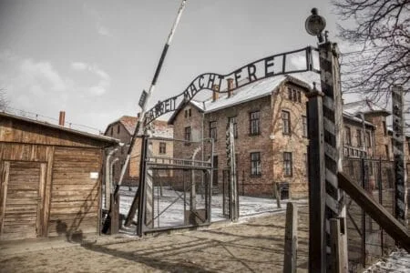 auschwitz-edited_Easy-Resize.com